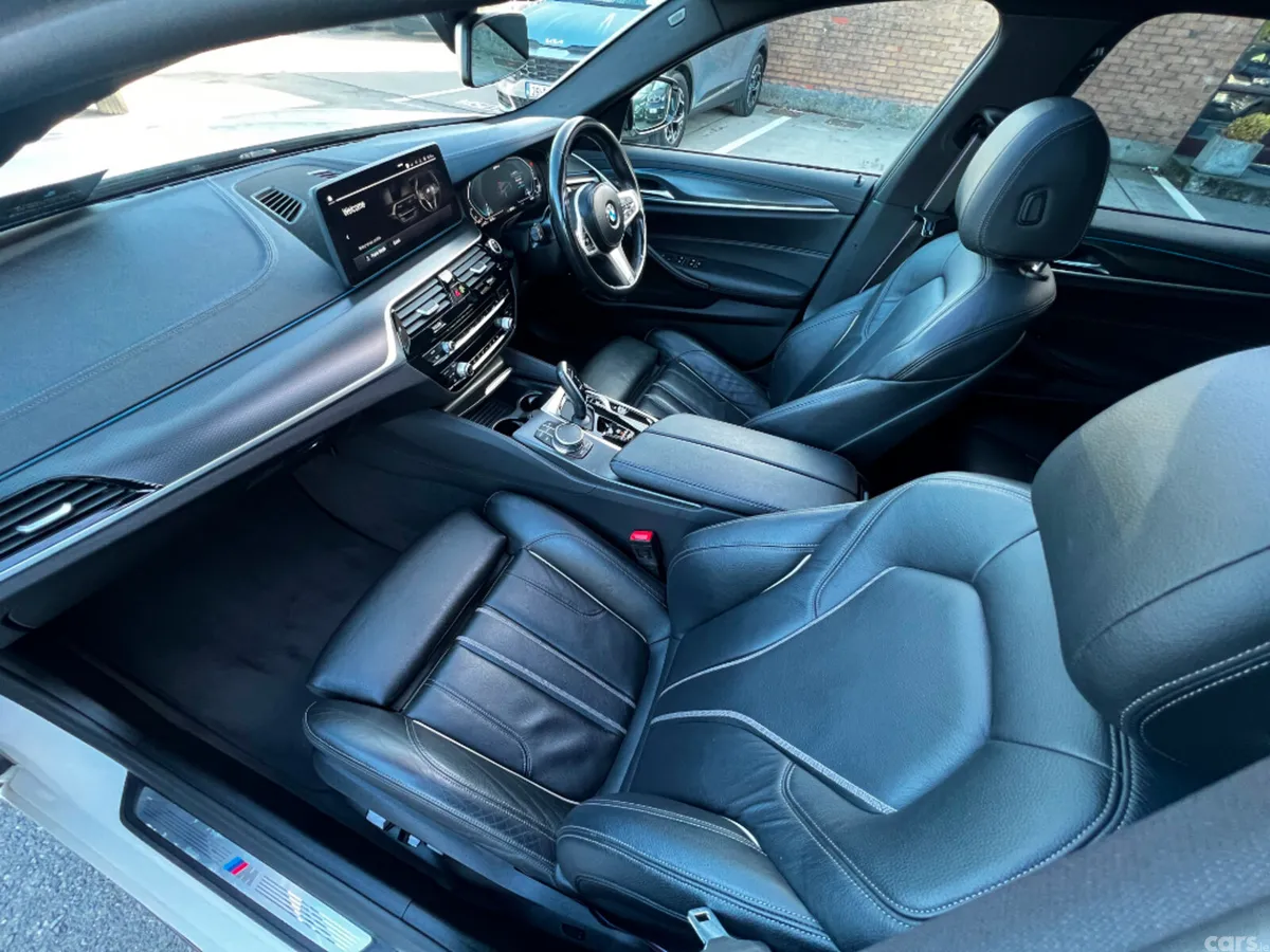 BMW 5-Series Estate, Petrol Plug-in Hybrid, 2021, White