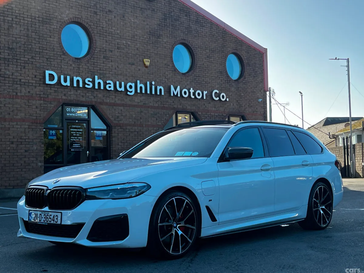 BMW 5-Series Estate, Petrol Plug-in Hybrid, 2021, White