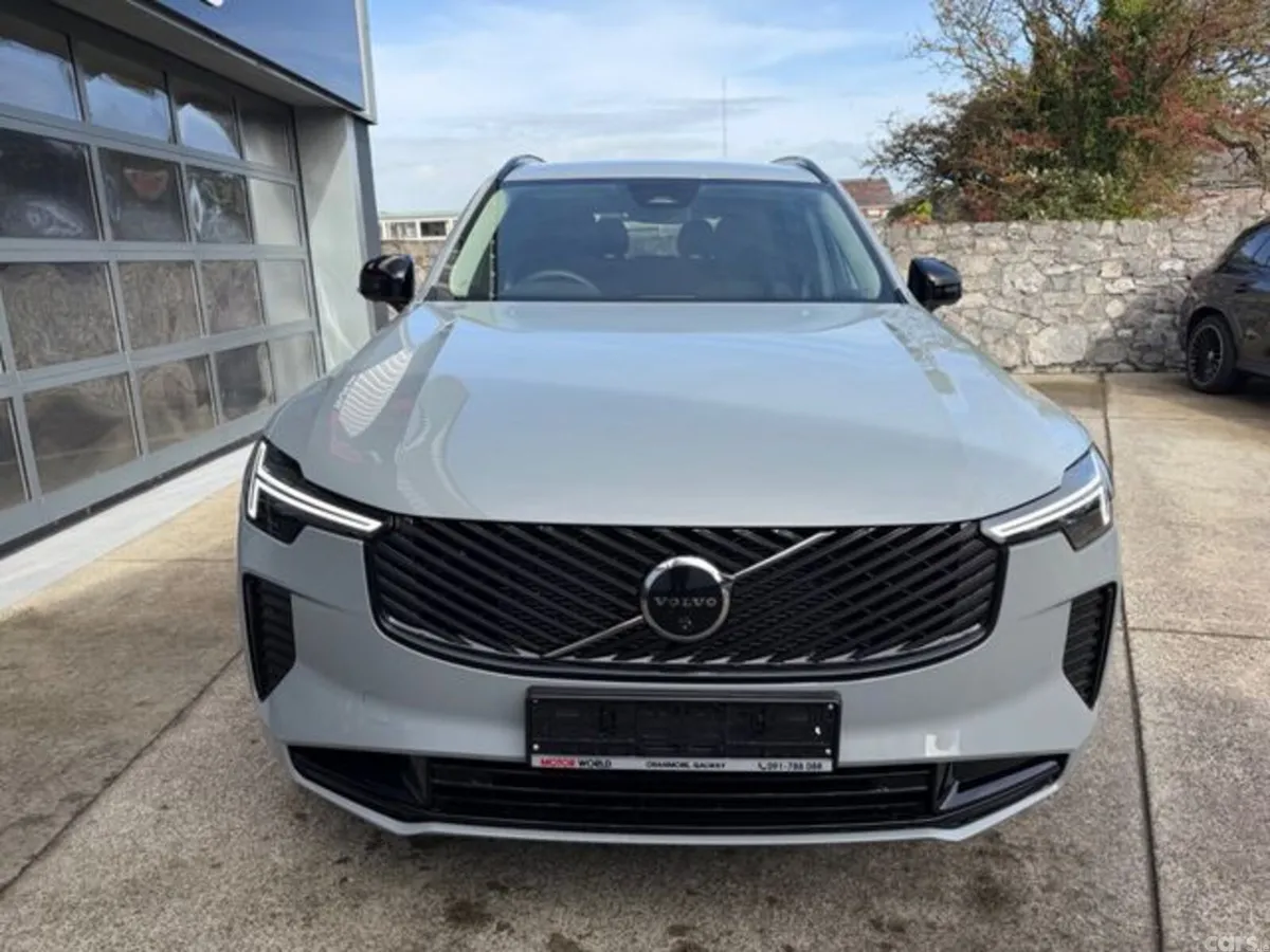Volvo XC90 SUV, Petrol Plug-in Hybrid, 2026, Grey