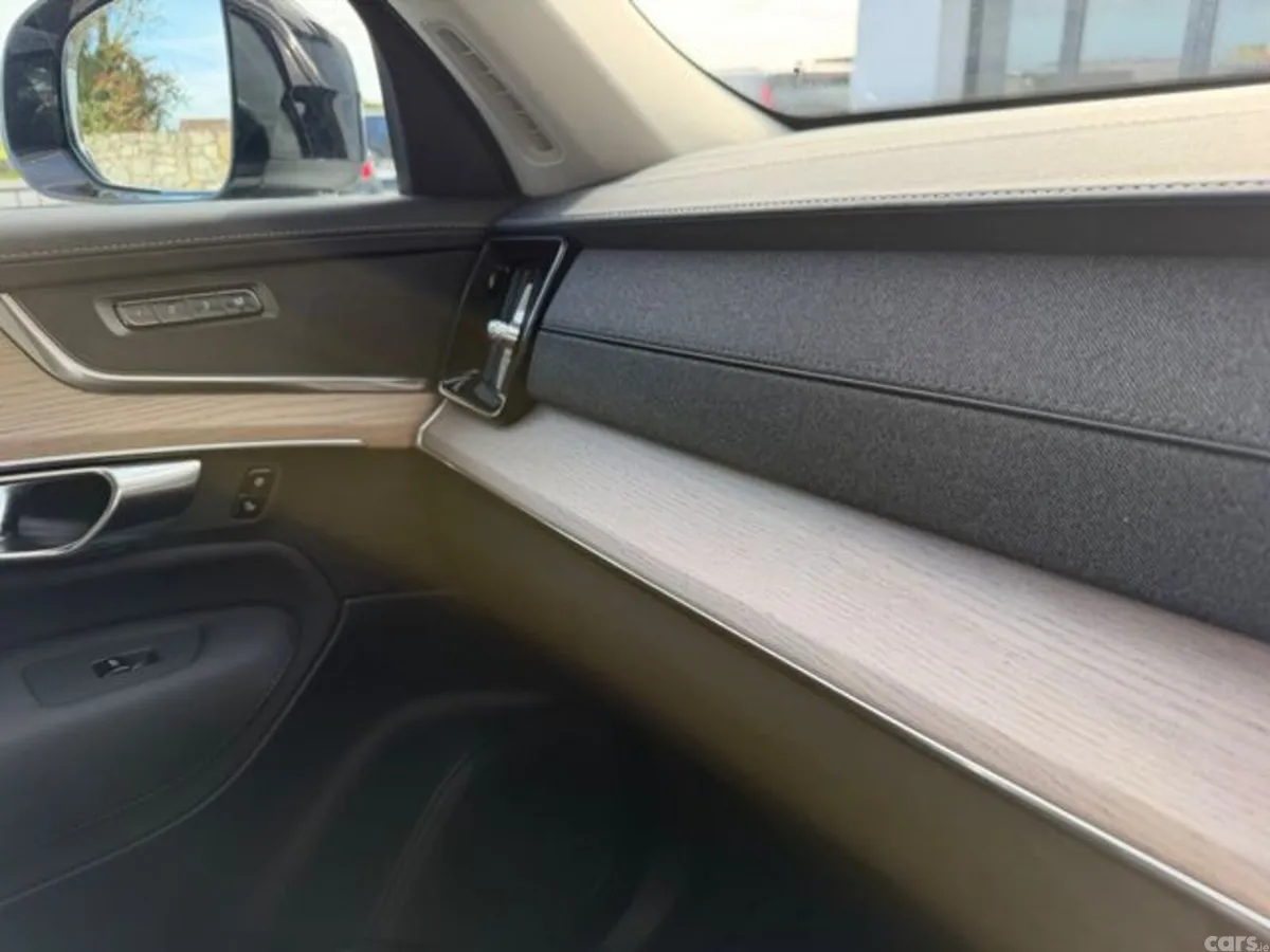 Volvo XC90 SUV, Petrol Plug-in Hybrid, 2026, Grey
