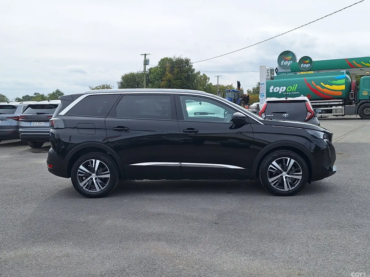 Peugeot 5008 MPV, Diesel, 2024, Black