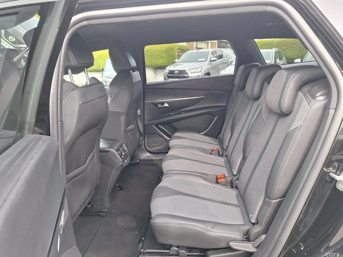 Peugeot 5008 MPV, Diesel, 2024, Black