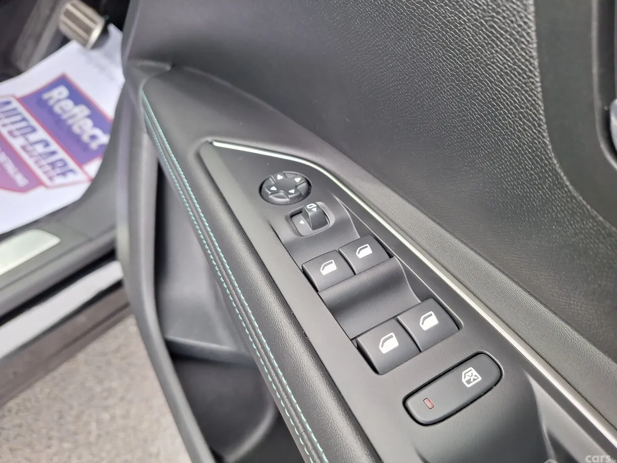 Peugeot 5008 MPV, Diesel, 2024, Black
