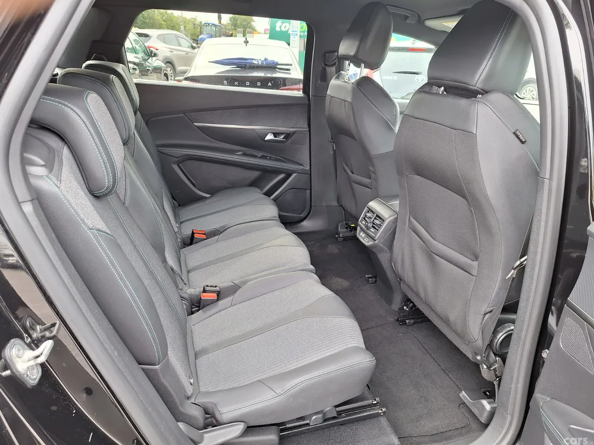 Peugeot 5008 MPV, Diesel, 2024, Black