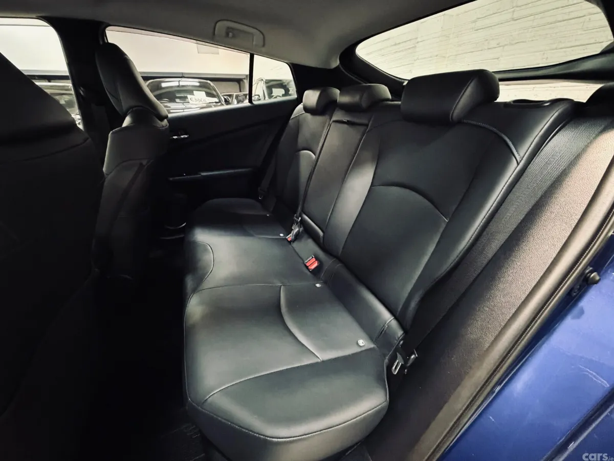 Toyota Prius Saloon, Petrol Hybrid, 2018, Blue
