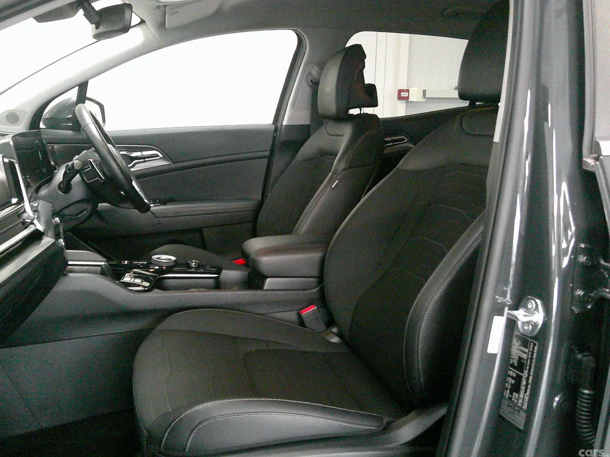 Kia Sportage SUV, Petrol Hybrid, 2024, Grey