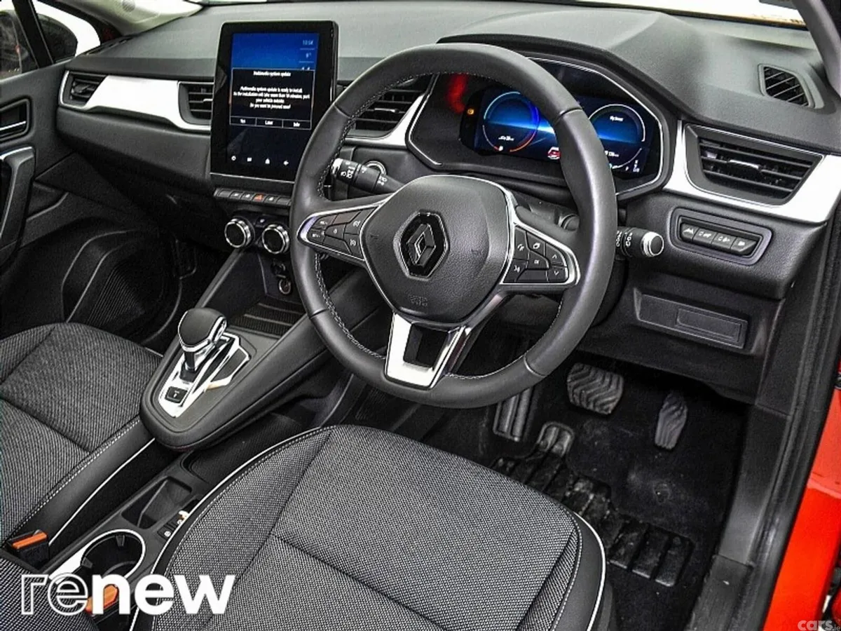 Renault Captur SUV, Petrol Plug-in Hybrid, 2021, Red