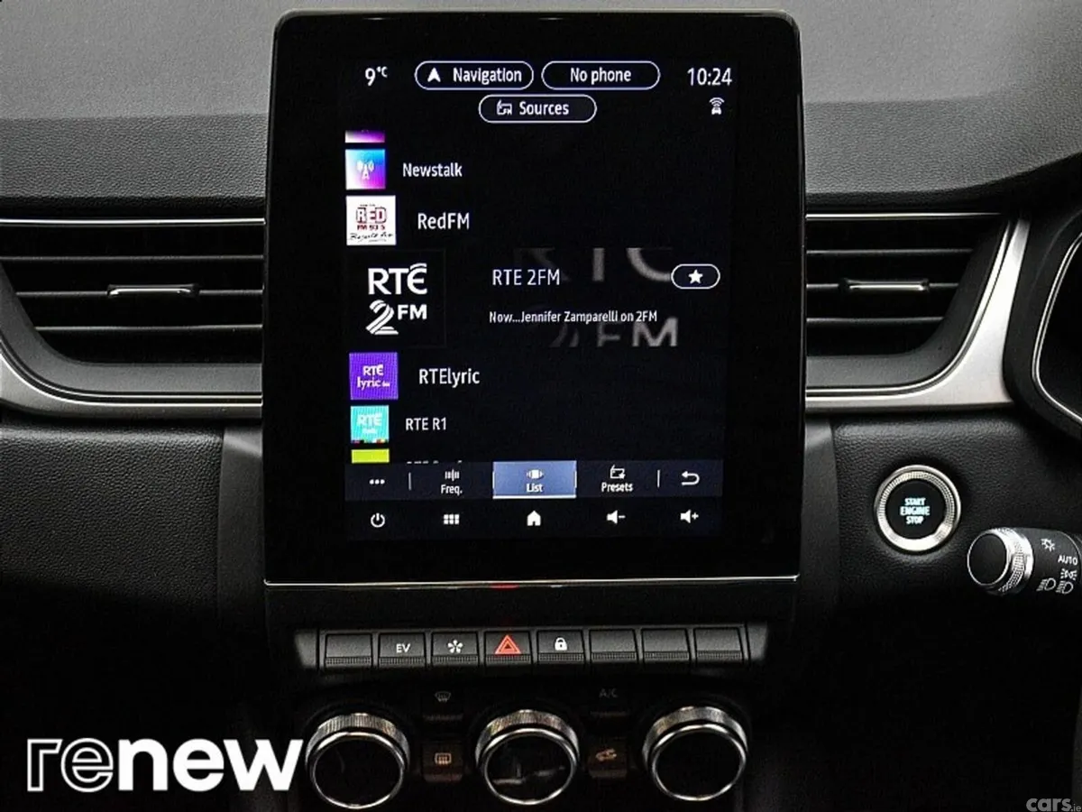 Renault Captur SUV, Petrol Plug-in Hybrid, 2021, Red