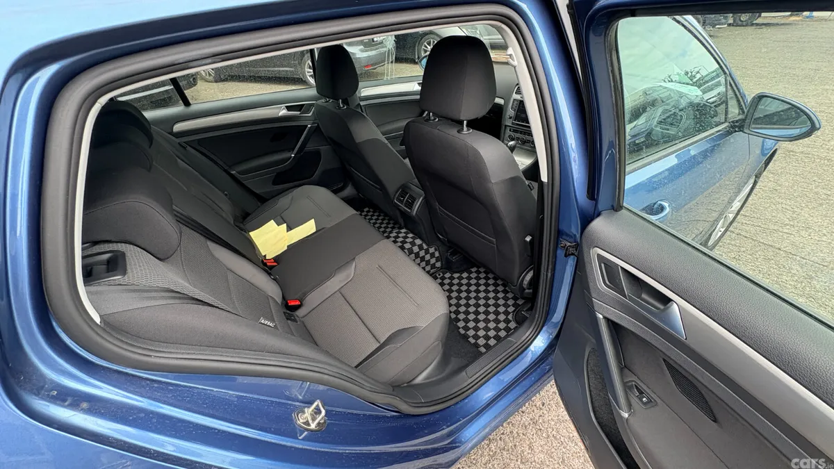 Volkswagen Golf Hatchback, Petrol, 2015, Blue
