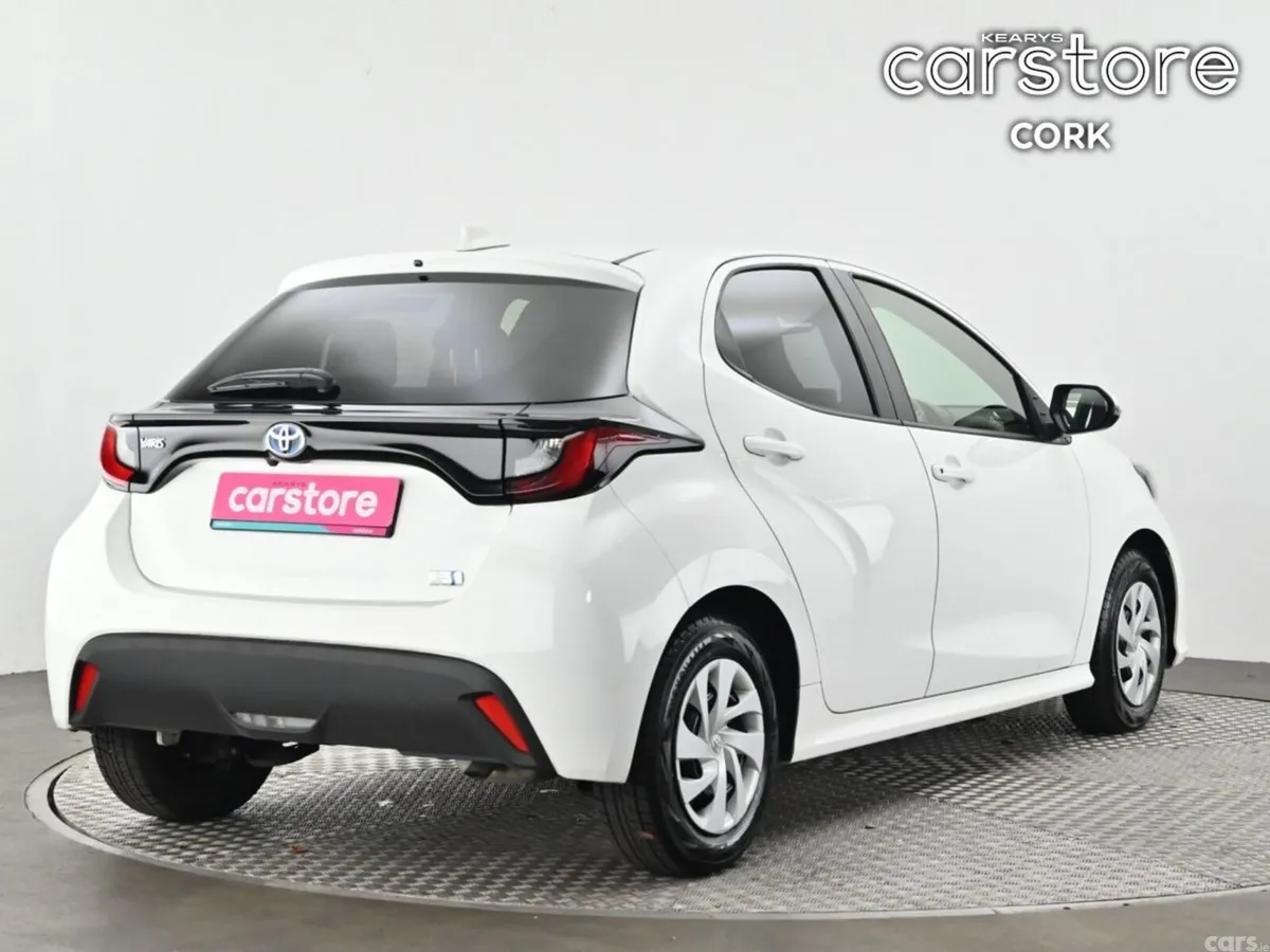 Toyota Yaris Hatchback, Petrol Hybrid, 2023, White