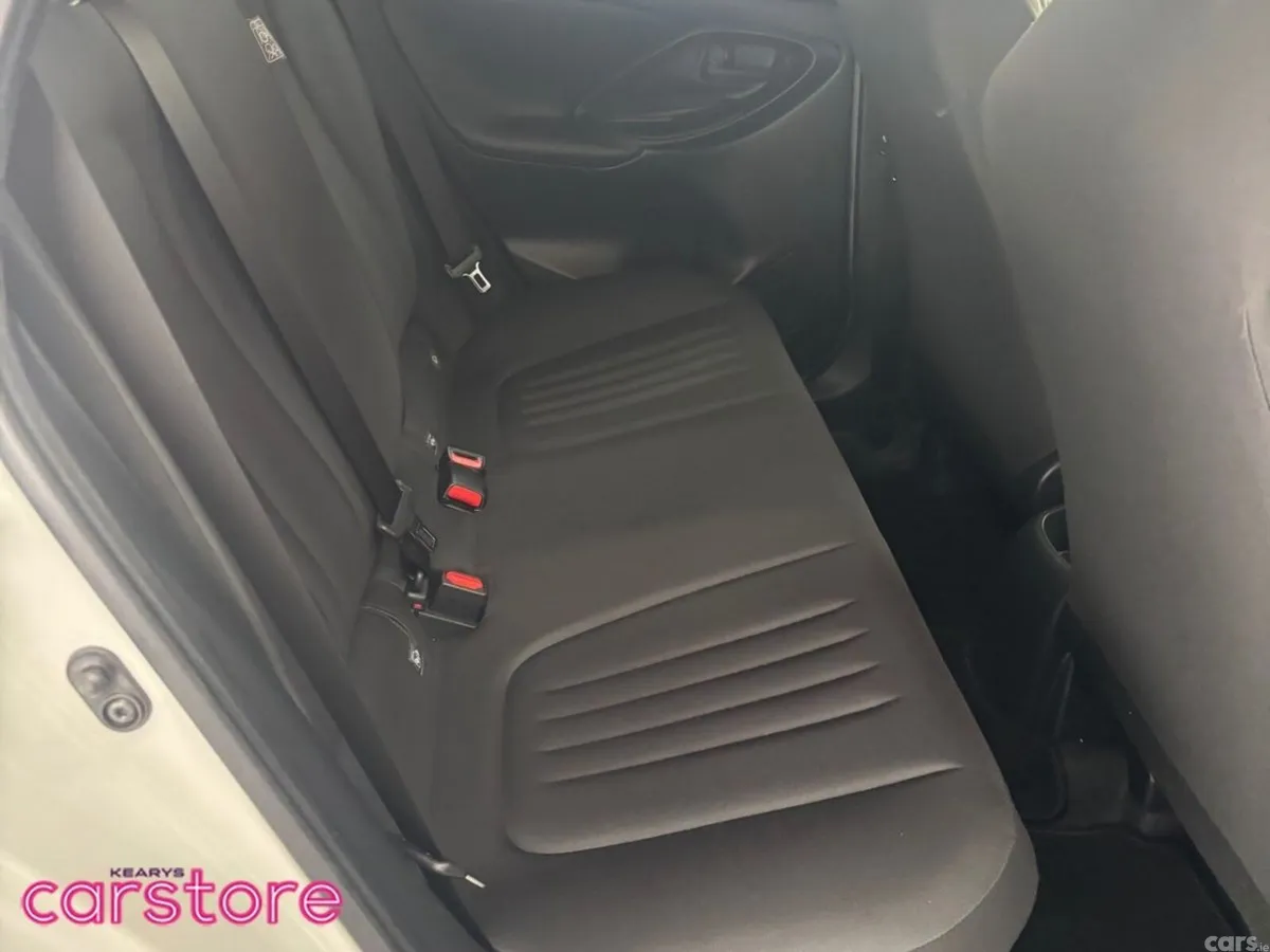 Toyota Yaris Hatchback, Petrol Hybrid, 2023, White