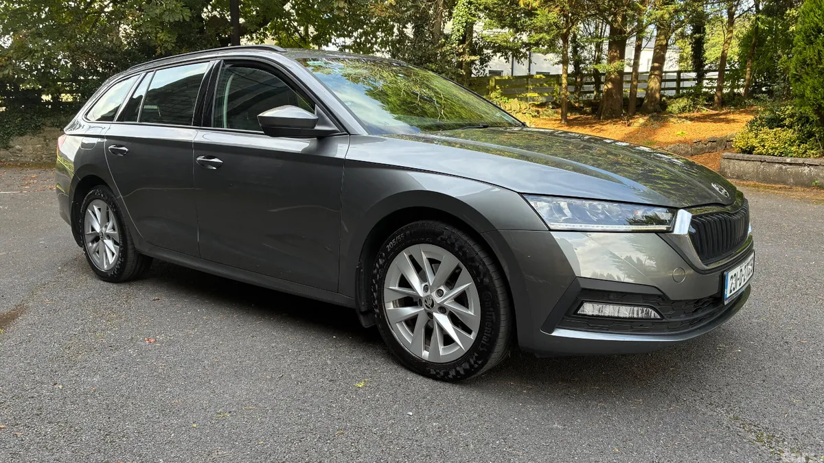 Skoda Octavia Estate, Diesel, 2023, Grey