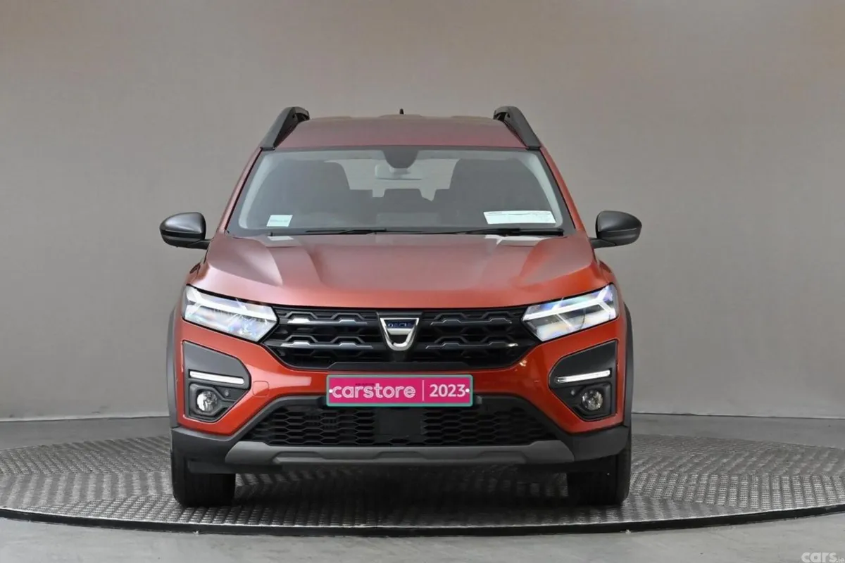 Dacia Jogger MPV, Petrol, 2023, Brown