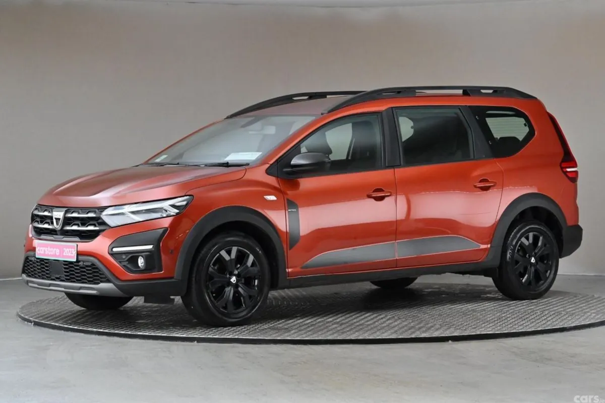 Dacia Jogger MPV, Petrol, 2023, Brown