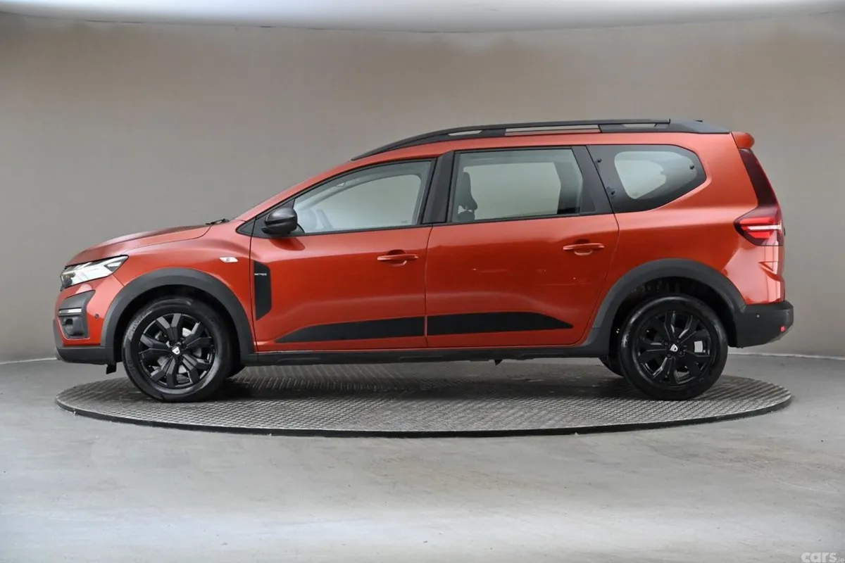 Dacia Jogger MPV, Petrol, 2023, Brown