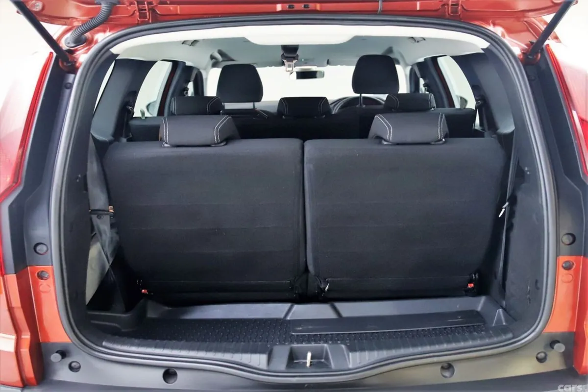 Dacia Jogger MPV, Petrol, 2023, Brown