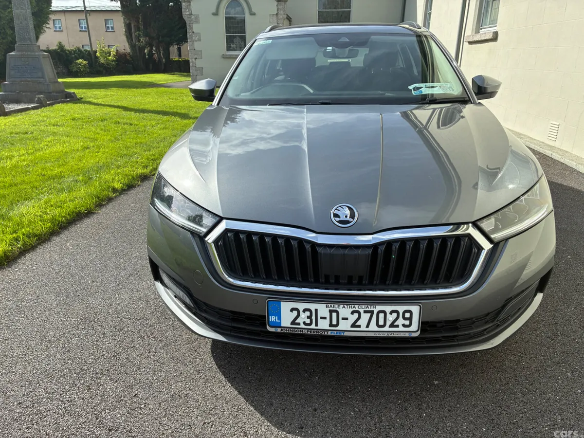 Skoda Octavia Estate, Diesel, 2023, Grey