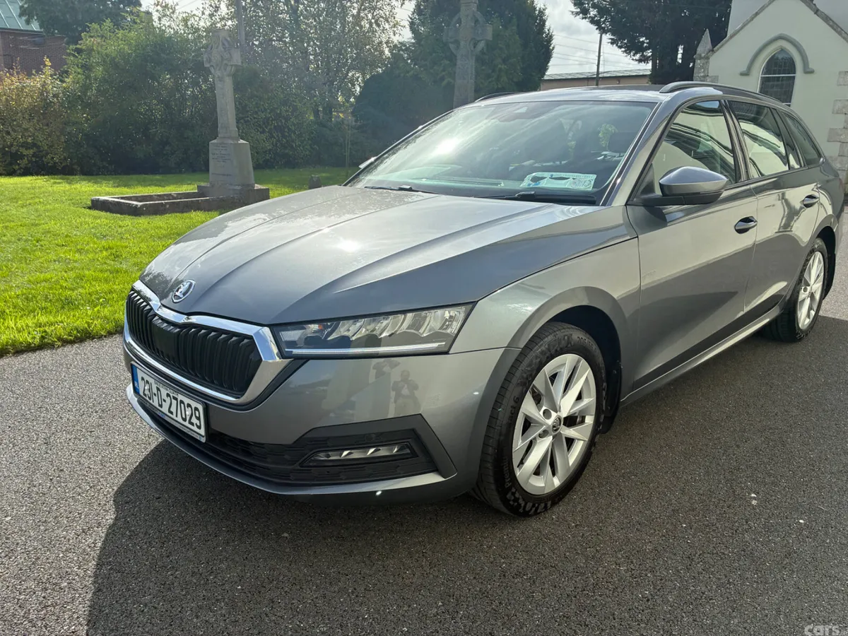 Skoda Octavia Estate, Diesel, 2023, Grey