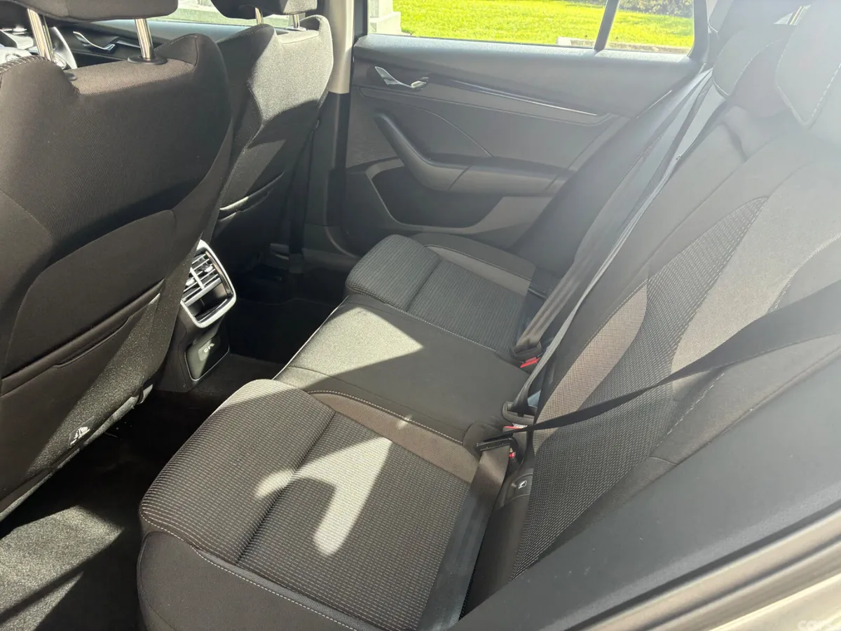 Skoda Octavia Estate, Diesel, 2023, Grey