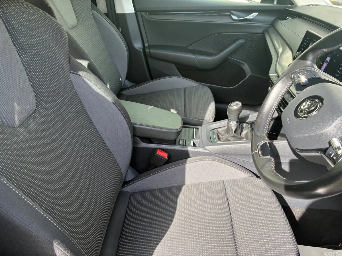 Skoda Octavia Estate, Diesel, 2023, Grey