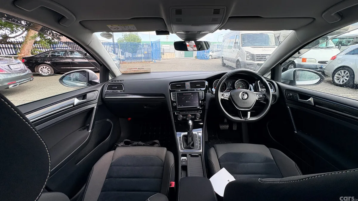 Volkswagen Golf Hatchback, Petrol, 2017, Silver