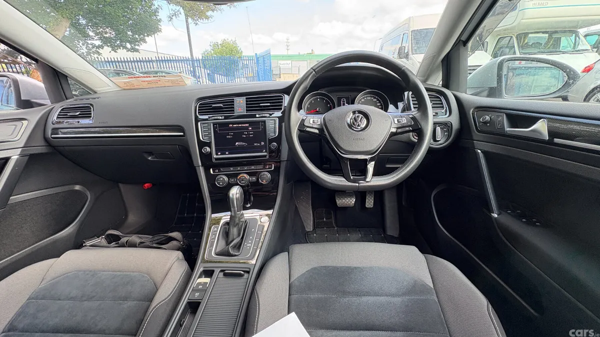 Volkswagen Golf Hatchback, Petrol, 2017, Silver