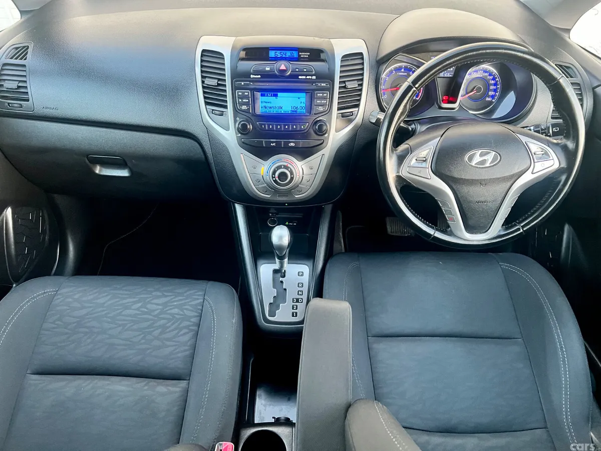 Hyundai ix20 MPV, Petrol, 2015, Silver