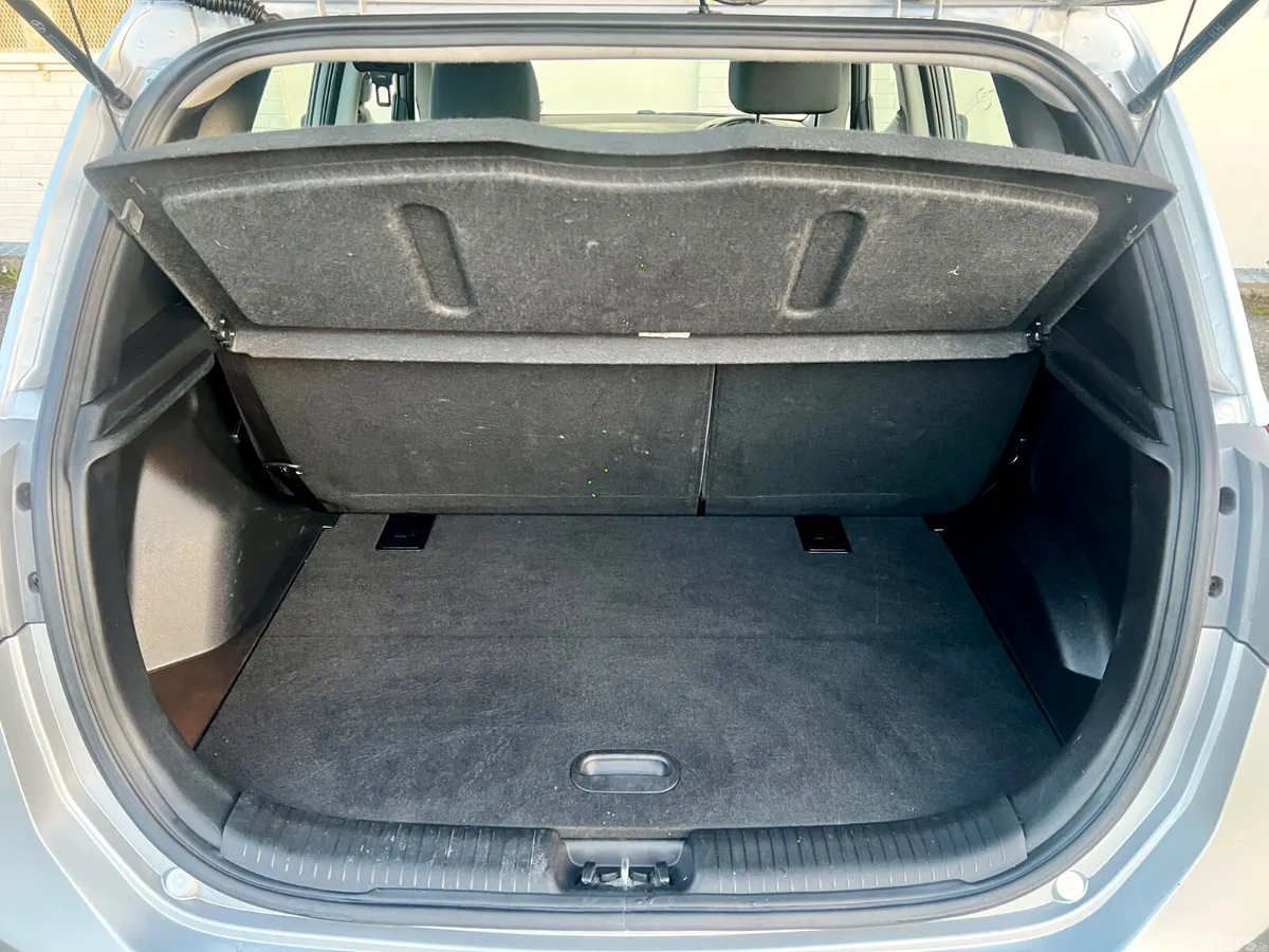 Hyundai ix20 MPV, Petrol, 2015, Silver