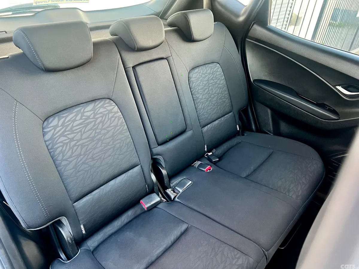Hyundai ix20 MPV, Petrol, 2015, Silver