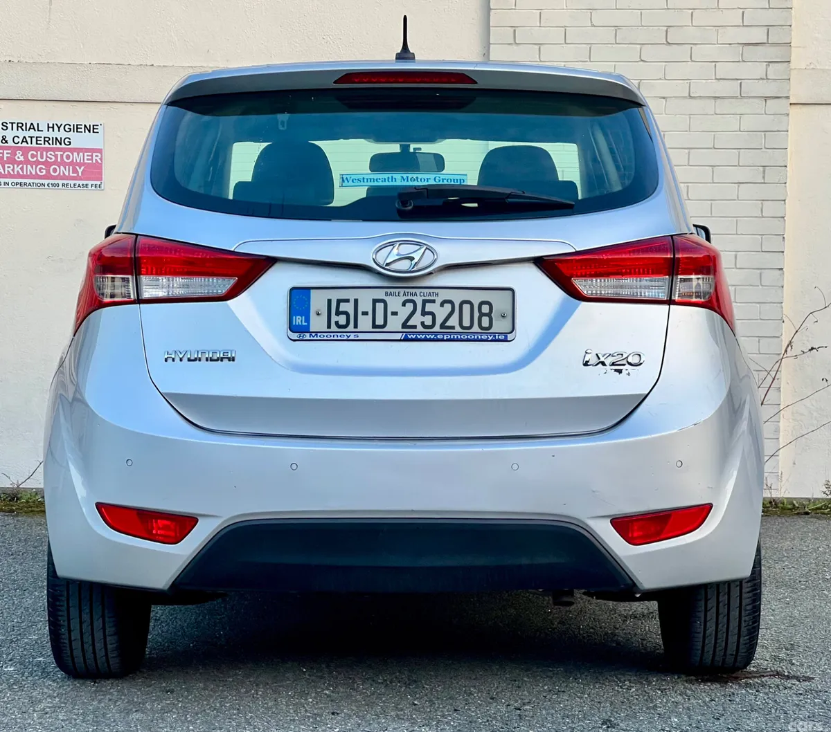 Hyundai ix20 MPV, Petrol, 2015, Silver
