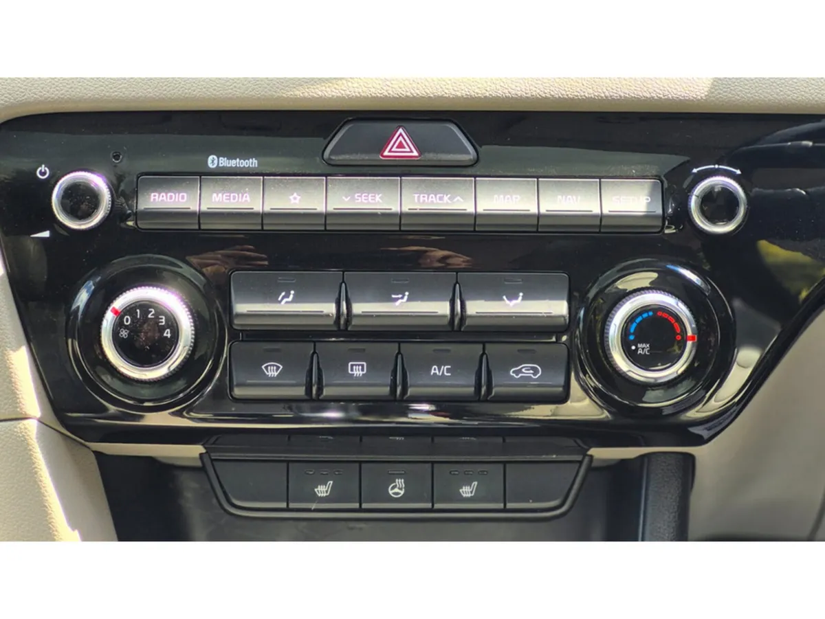 Kia Sportage SUV, Diesel Hybrid, 2020, Red