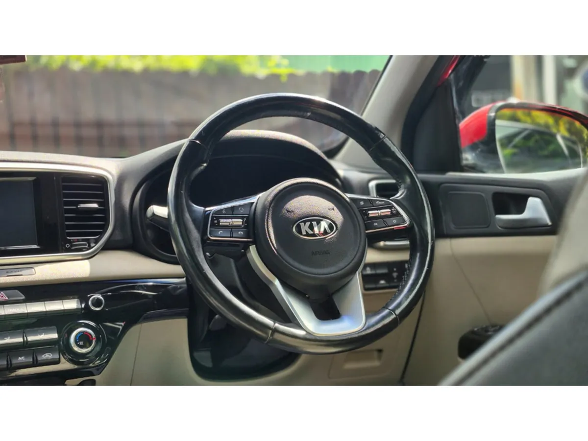 Kia Sportage SUV, Diesel Hybrid, 2020, Red