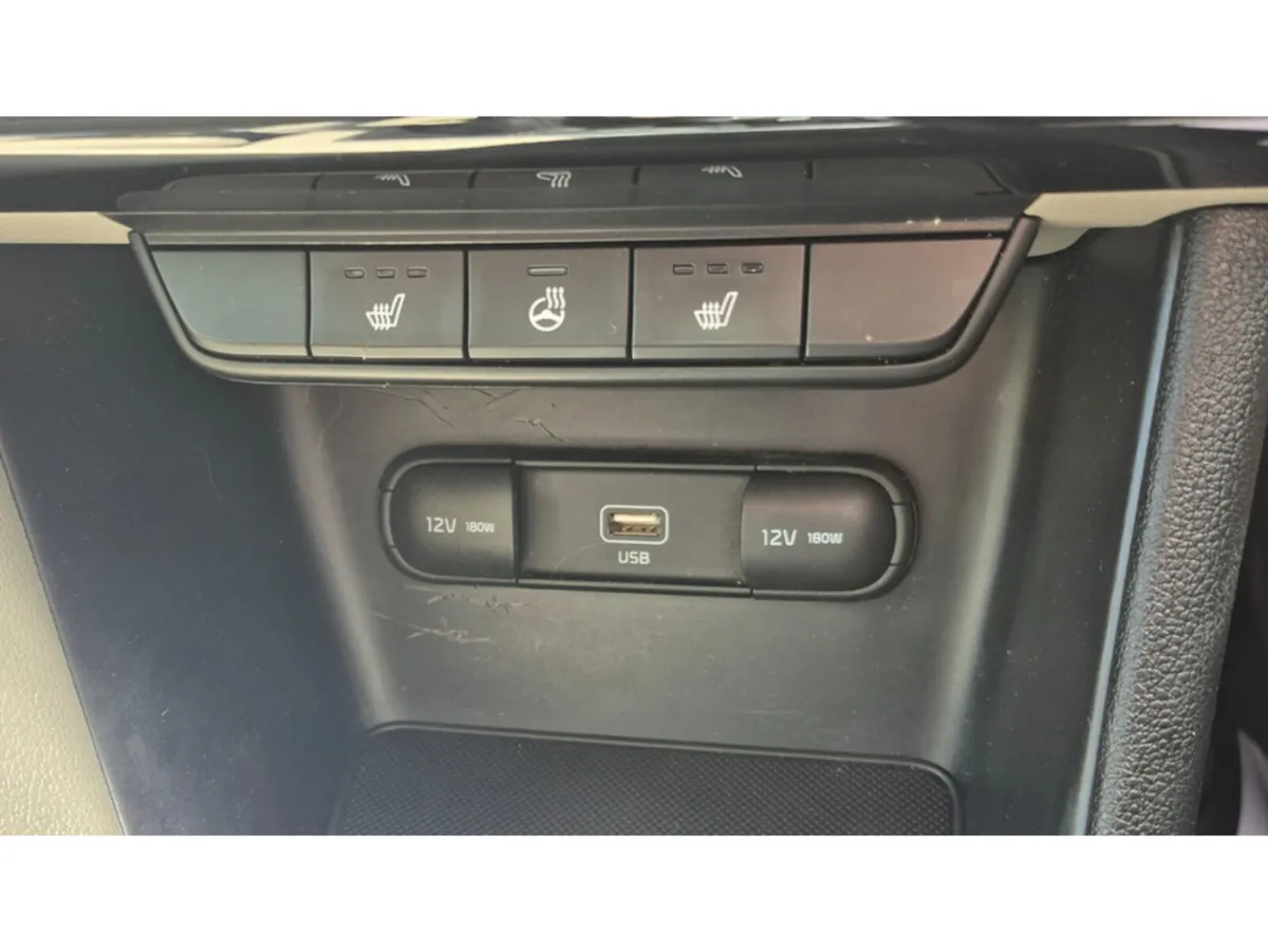 Kia Sportage SUV, Diesel Hybrid, 2020, Red