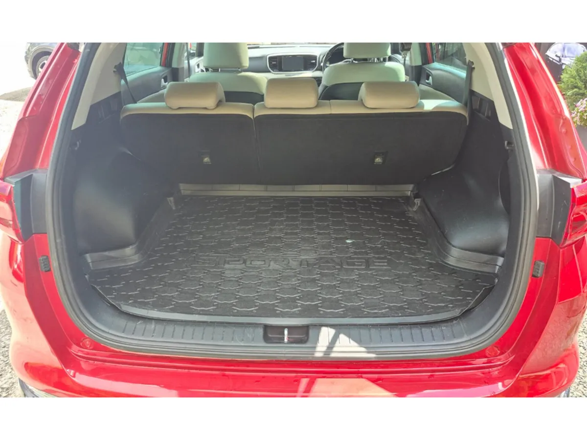 Kia Sportage SUV, Diesel Hybrid, 2020, Red