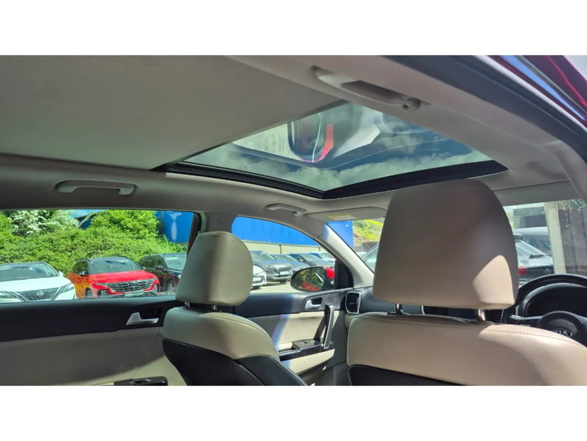 Kia Sportage SUV, Diesel Hybrid, 2020, Red