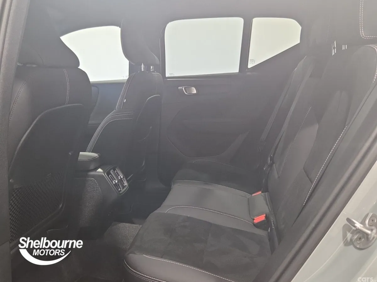 Volvo XC40 SUV, Petrol, 2025, Grey