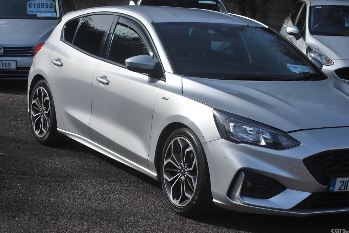 Ford Focus Hatchback, Diesel, 2021, Grey