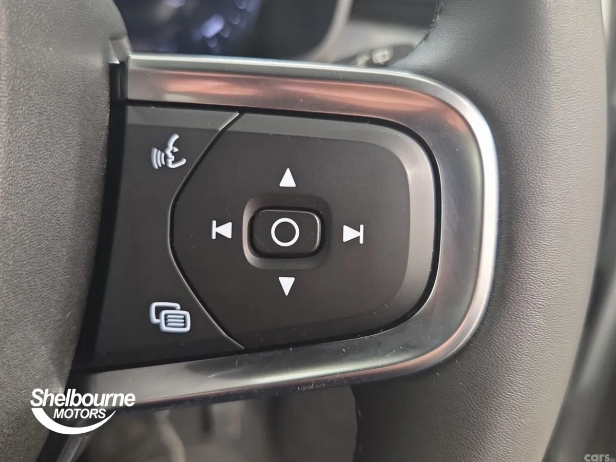 Volvo XC40 SUV, Petrol, 2025, Grey