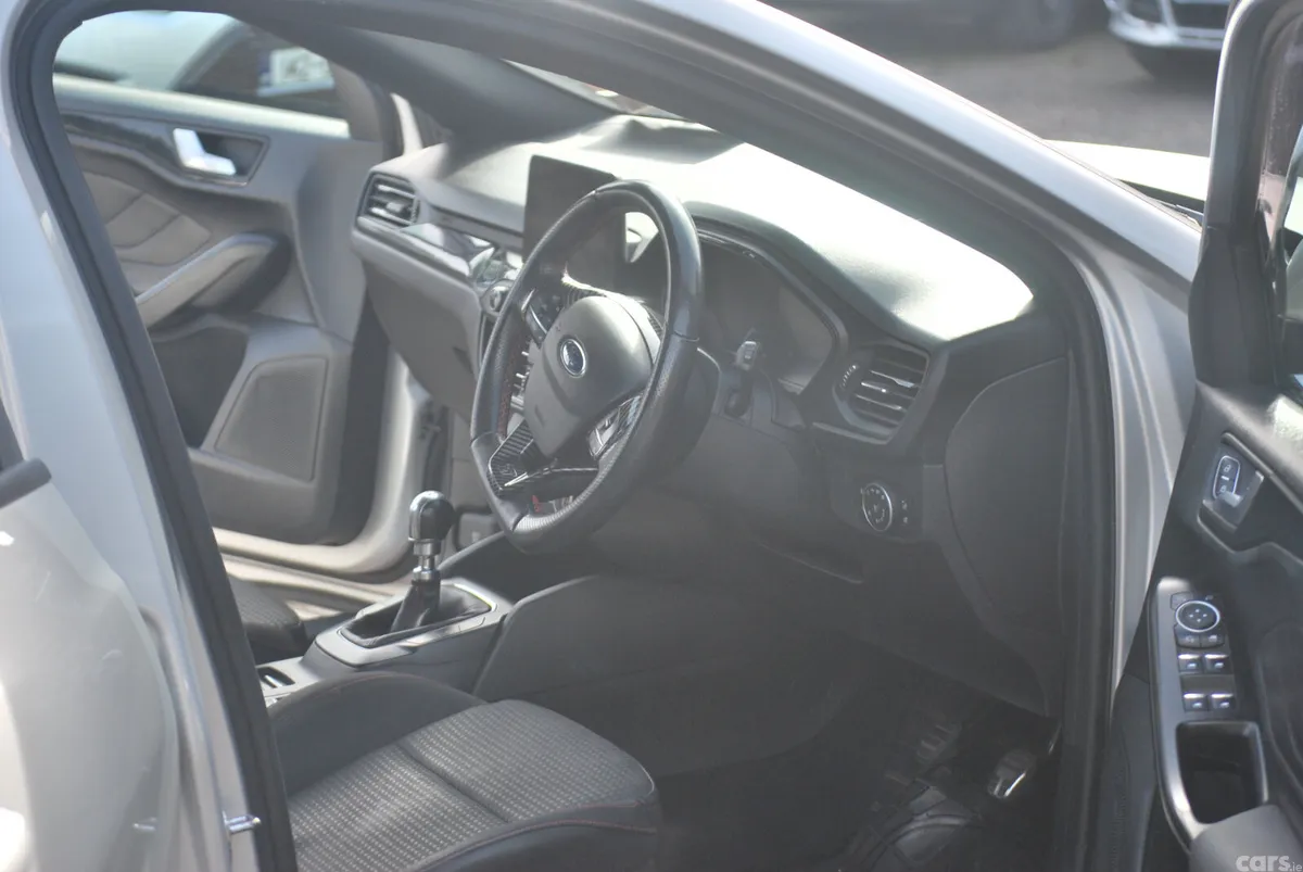 Ford Focus Hatchback, Diesel, 2021, Grey