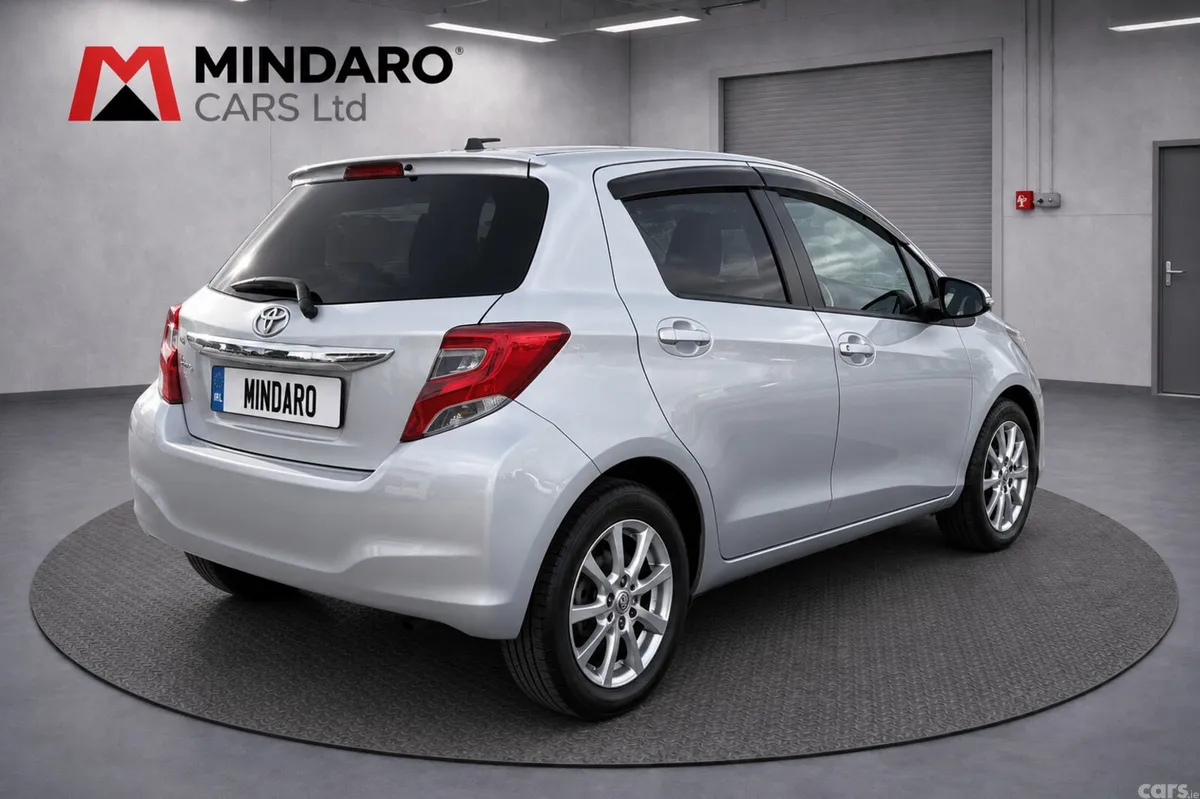Toyota Yaris Hatchback, Petrol, 2016, Silver