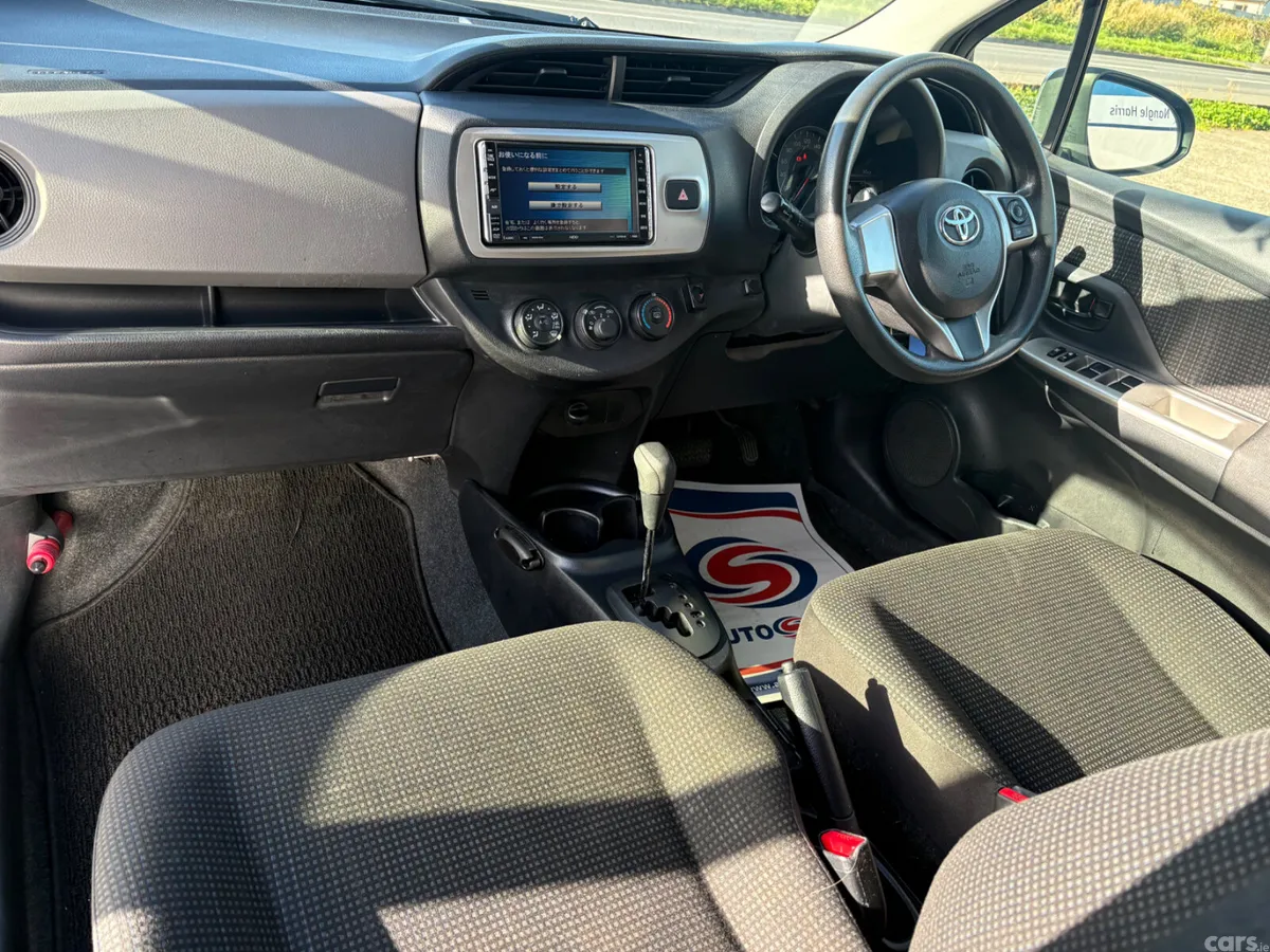 Toyota Yaris Hatchback, Petrol, 2016, Silver