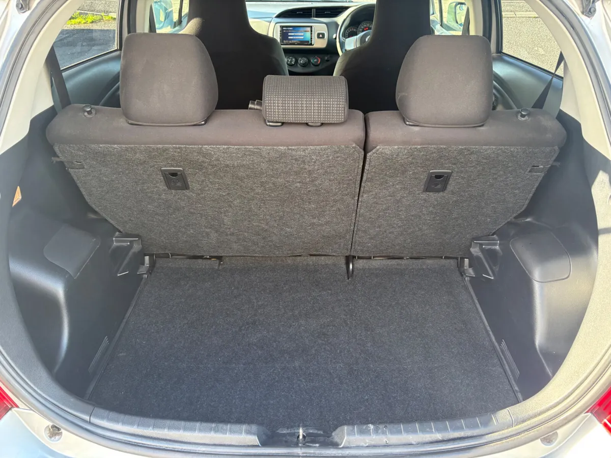 Toyota Yaris Hatchback, Petrol, 2016, Silver