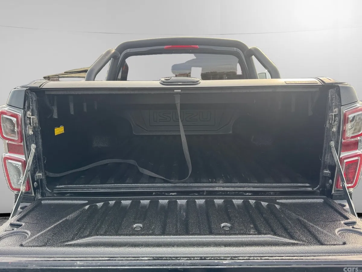 Isuzu Other Pick Up, Diesel, 2022, Black