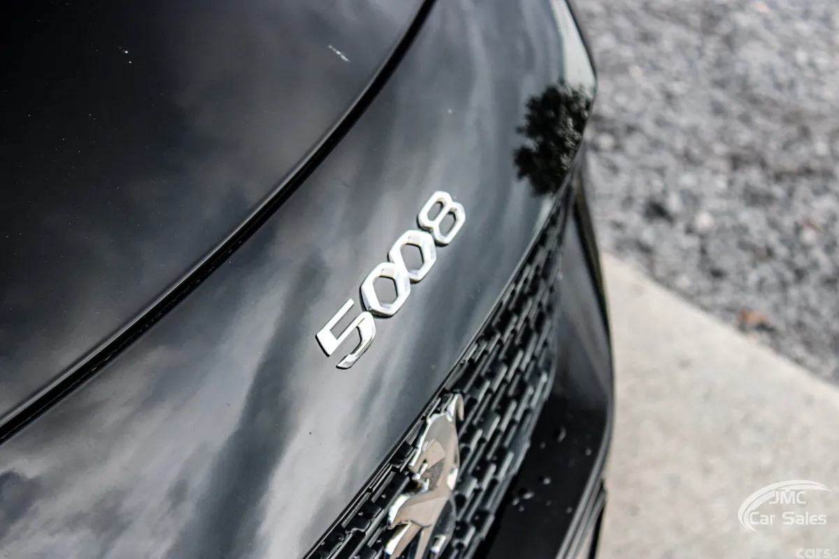Peugeot 5008 MPV, Diesel, 2022, Black