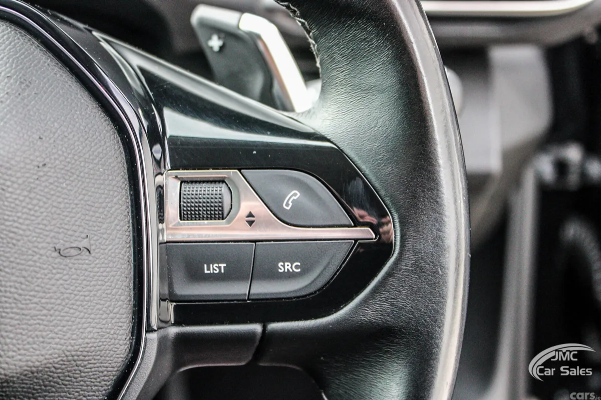 Peugeot 5008 MPV, Diesel, 2022, Black