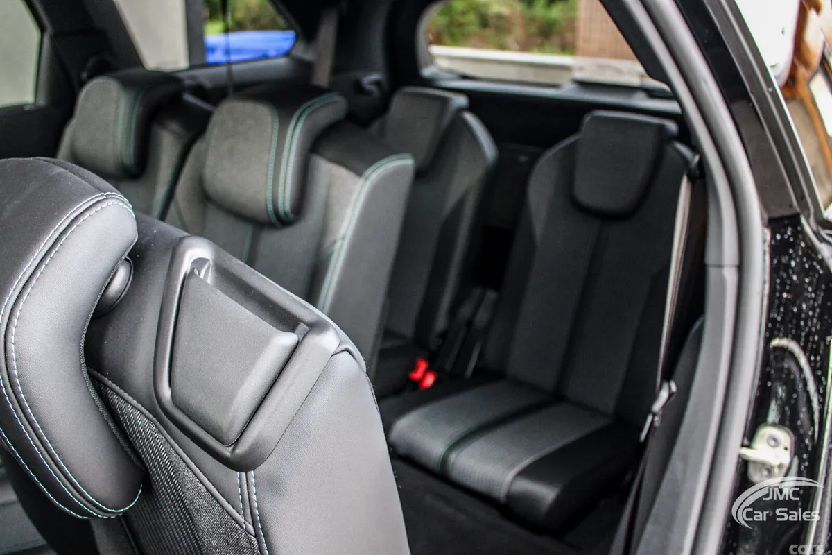 Peugeot 5008 MPV, Diesel, 2022, Black