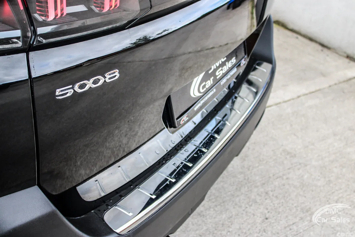 Peugeot 5008 MPV, Diesel, 2022, Black
