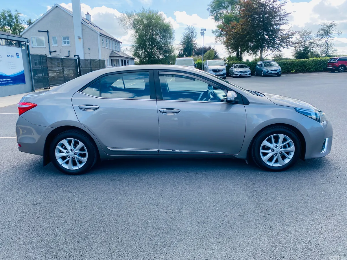 Toyota Corolla Saloon, Diesel, 2016, Beige