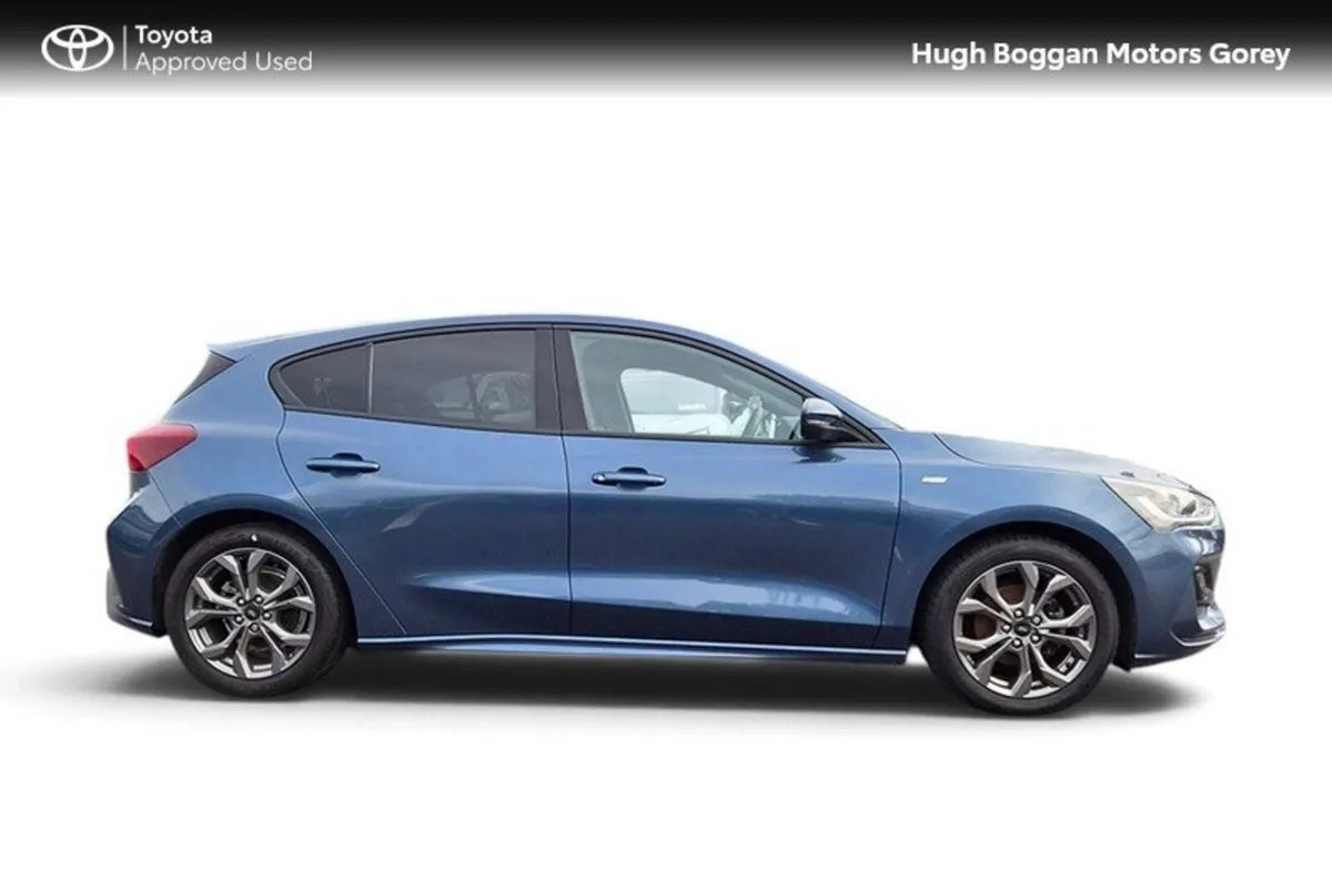 Ford Focus Hatchback, Petrol, 2022, Blue