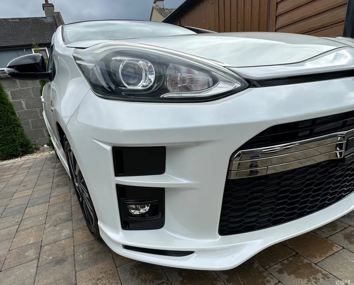 Toyota Aqua Hatchback, Petrol Hybrid, 2018, White